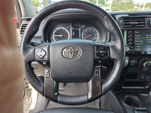 Used 2023 Toyota 4Runner TRD Off-Road Premium AWD/4WD image 9