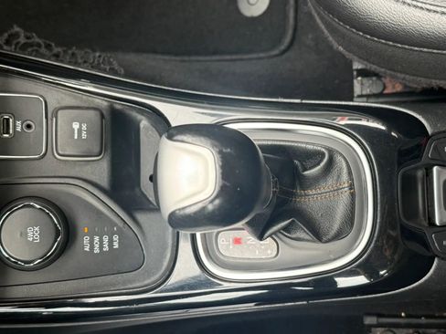 Used 2018 Jeep Compass Limited w/ Navigation Group AWD/4WD image 20