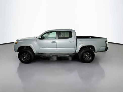 Used 2021 Toyota Tacoma SR5 AWD/4WD image 4