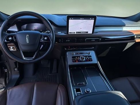 Used 2023 Lincoln Aviator Reserve w/ Equipment Group 201A image 16