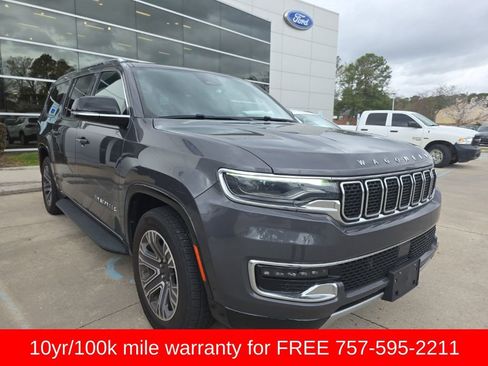 Used 2023 Jeep Wagoneer L Series II image 2