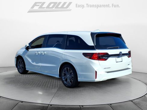 New 2026 Honda Odyssey Touring image 5