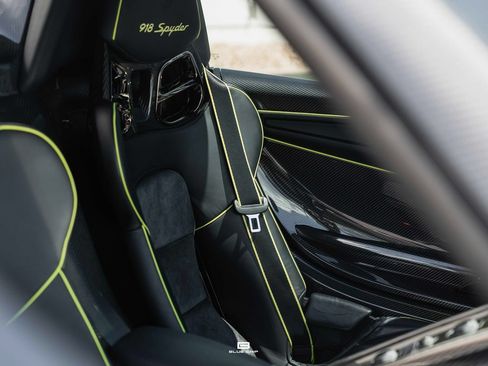 Used 2015 Porsche 918 Spyder AWD/4WD image 36