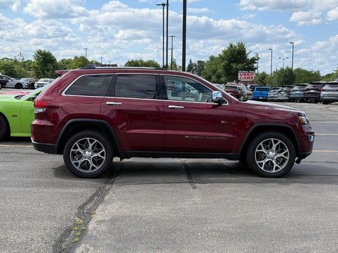 Used 2022 Jeep Grand Cherokee Limited w/ Trailer Tow Group IV AWD/4WD image 2