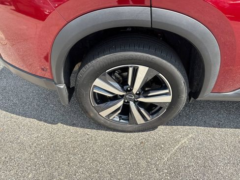 Used 2024 Nissan Rogue SL w/ SL Premium Package FWD image 17