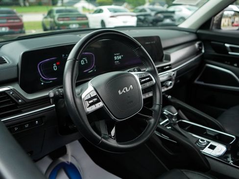 Used 2025 Kia Telluride S AWD/4WD image 5