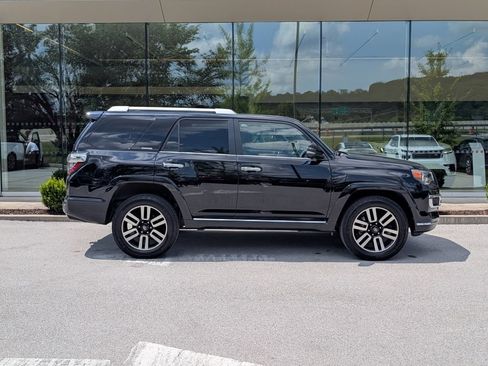 Used 2022 Toyota 4Runner Limited AWD/4WD image 8