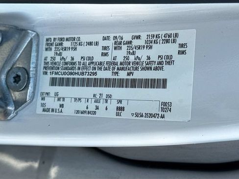 Used 2017 Ford Escape SE w/ Equipment Group 201A FWD image 29