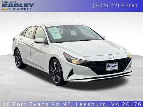 Used 2023 Hyundai Elantra SEL w/ Convenience Package FWD image 8