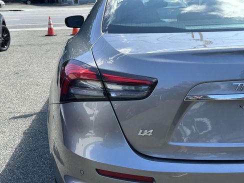 Used 2022 Maserati Ghibli Modena Q4 image 11