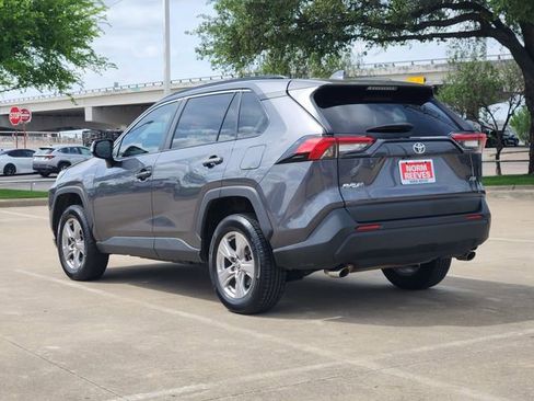 Used 2022 Toyota RAV4 XLE FWD image 4