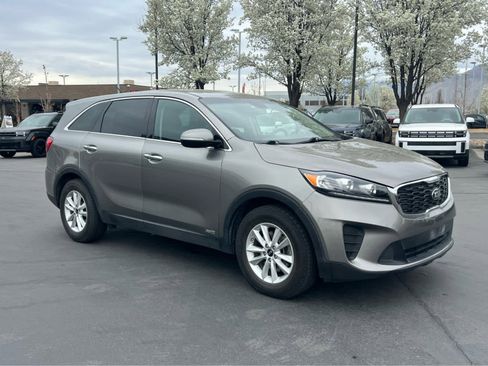Used 2019 Kia Sorento LX image 5