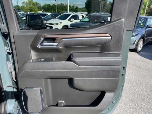 Used 2025 Chevrolet Silverado 1500 LT AWD/4WD image 27