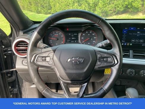 Used 2024 Chevrolet Trax RS w/ Sunroof Package FWD image 14