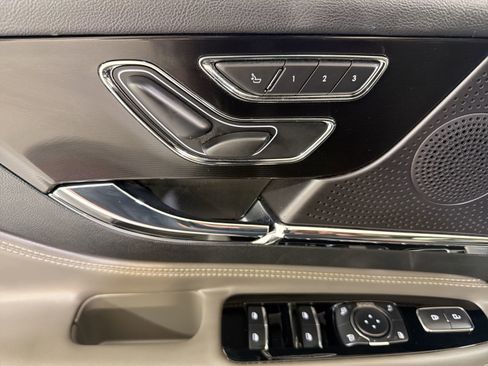 Used 2023 Lincoln Corsair FWD image 11
