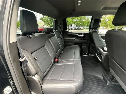 Used 2022 GMC Sierra 1500 SLT w/ SLT Convenience Package AWD/4WD image 26