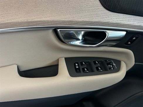 New 2026 Volvo XC90 T8 Plus w/ Protection Package Premier image 10