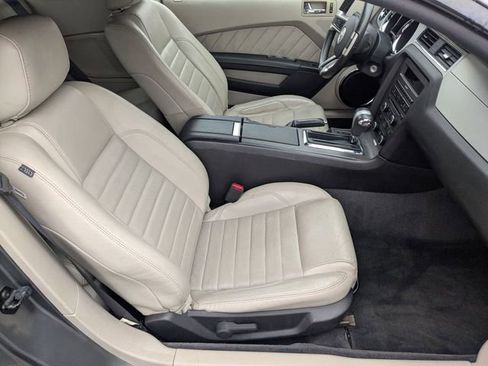 Used 2010 Ford Mustang Convertible image 16