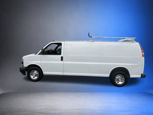 Used 2018 Chevrolet Express 3500 Extended w/ Driver Convenience Package RWD image 1