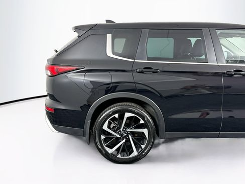 Used 2023 Mitsubishi Outlander SE image 44