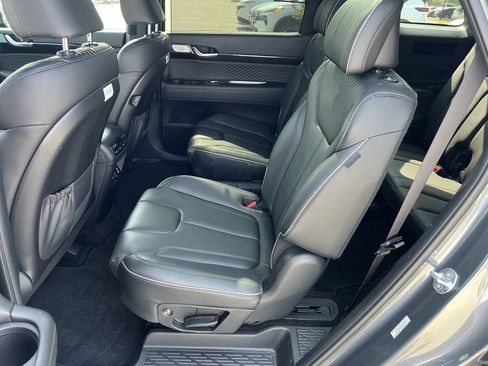 Used 2024 Hyundai Palisade Calligraphy FWD image 11