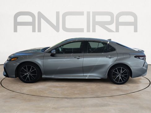 Used 2021 Toyota Camry SE FWD image 4