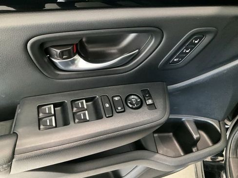 Used 2025 Honda Pilot Touring image 6