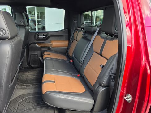 Used 2022 Chevrolet Silverado 1500 High Country w/ Technology Package AWD/4WD image 12