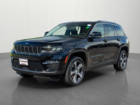 Used 2022 Jeep Grand Cherokee Limited 4xe w/ Luxury Tech Group II AWD/4WD image 3