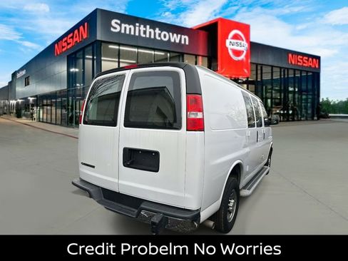 Used 2023 Chevrolet Express 2500 w/ Driver Convenience Package image 6