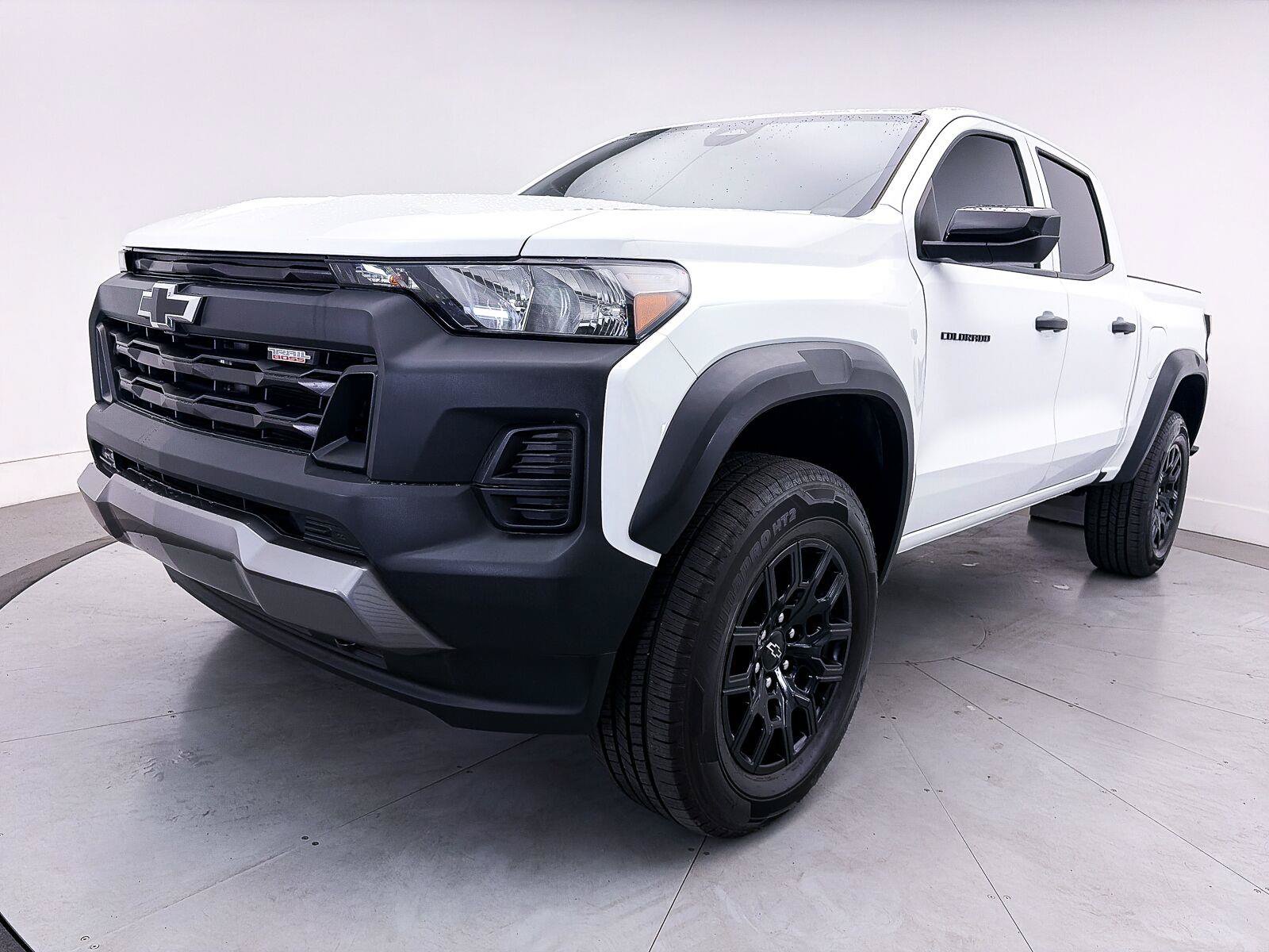 Used 2024 Chevrolet Colorado Trail Boss w/ Advanced Trailering Package AWD/4WD image 12