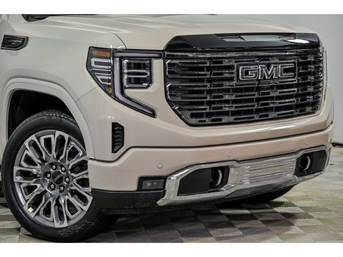 New 2026 GMC Sierra 1500 Denali Ultimate w/ LPO, Black Badging Package AWD/4WD image 2