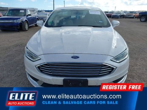Used 2018 Ford Fusion SE w/ Fusion SE Technology Package image 23