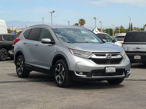 Used 2018 Honda CR-V Touring image 2