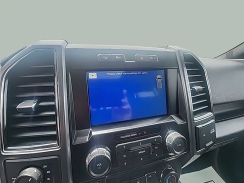Used 2017 Ford F150 XLT w/ Equipment Group 302A Luxury AWD/4WD image 27