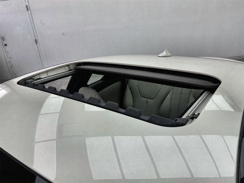 Used 2017 INFINITI Q60 w/ Cargo Package image 39