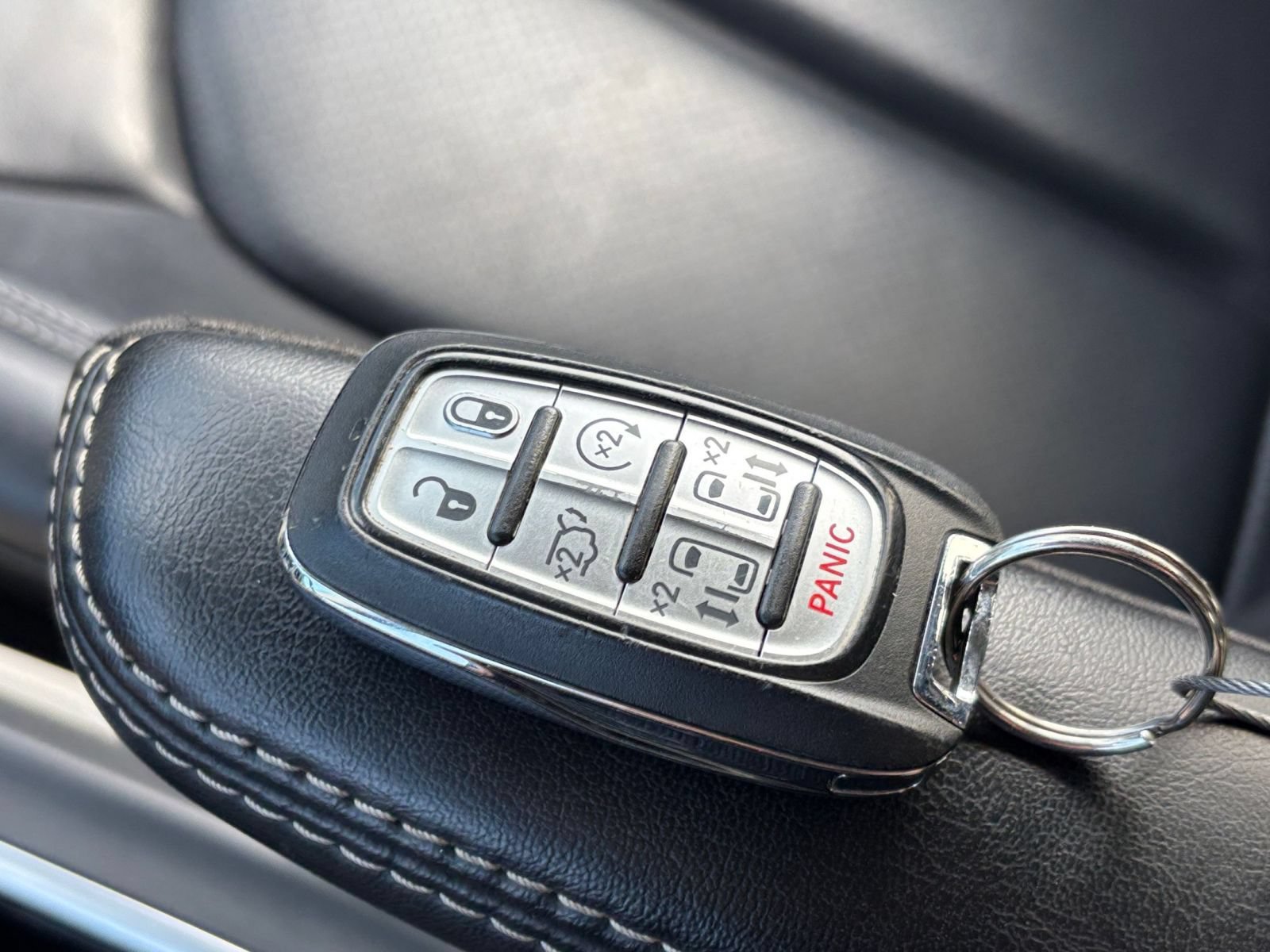 Used 2023 Chrysler Pacifica Touring-L FWD image 26