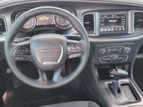 Used 2018 Dodge Charger SXT RWD image 26