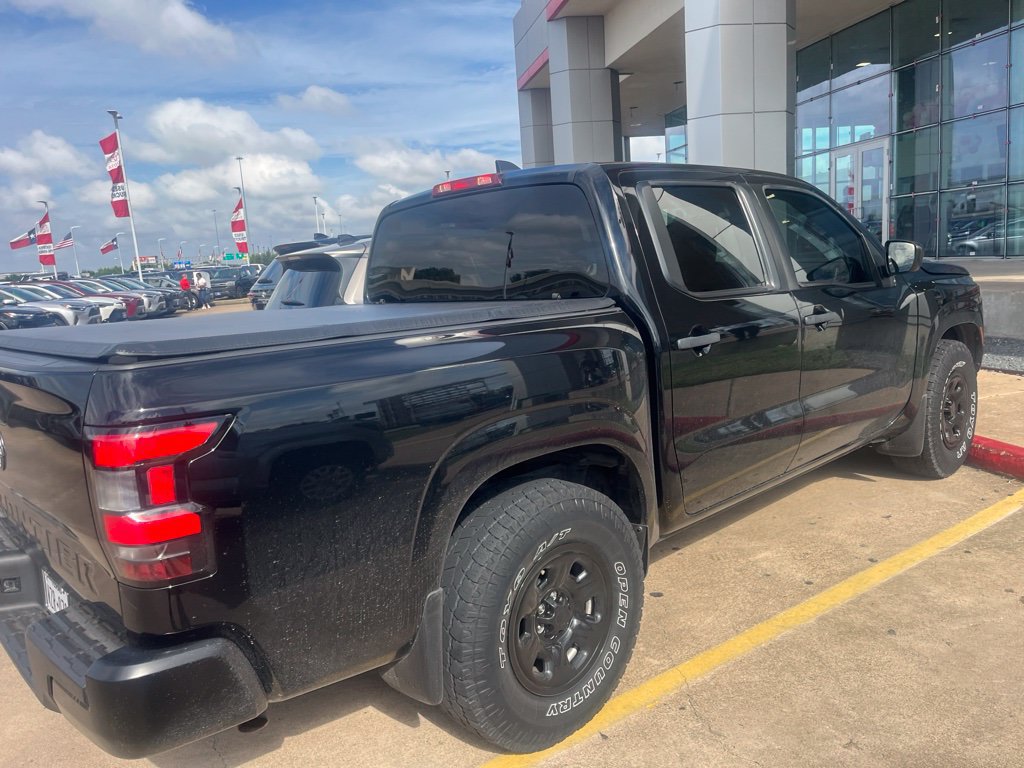 Used 2022 Nissan Frontier S RWD image 3