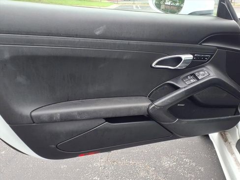 Used 2018 Porsche 718 Cayman RWD image 14