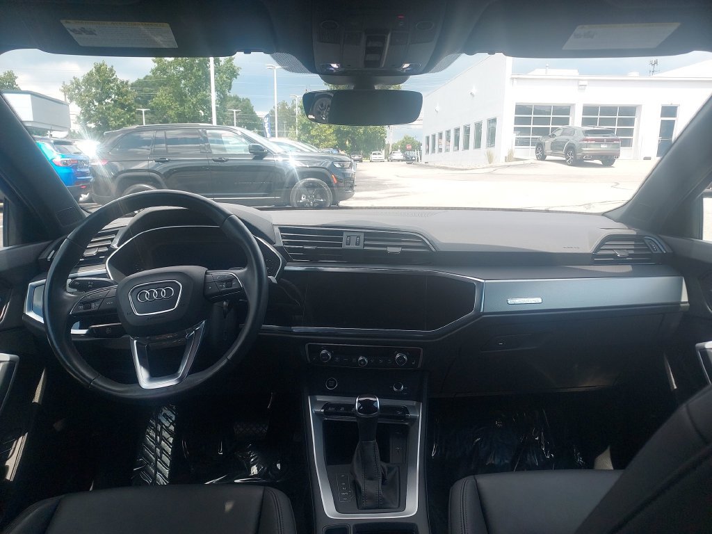 Used 2023 Audi Q3 2.0T Premium w/ Convenience Package AWD/4WD image 9