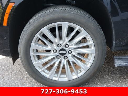 Used 2025 Cadillac Escalade ESV Premium Luxury image 14