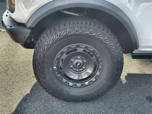 New 2025 Ford Bronco Badlands image 12