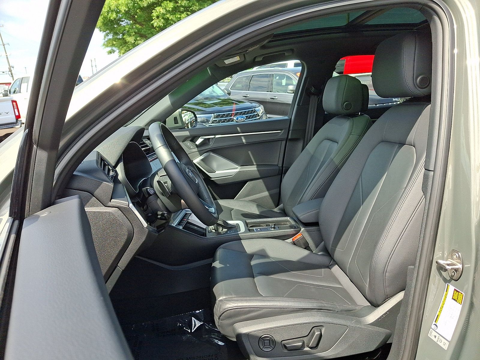 Used 2025 Audi Q3 2.0T Premium AWD/4WD image 13