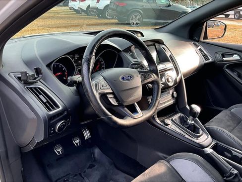 Used 2017 Ford Focus RS image 17