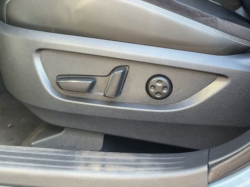 Used 2022 INFINITI QX50 Sensory image 16