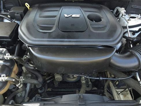 Used 2018 Jeep Grand Cherokee Laredo AWD/4WD image 34