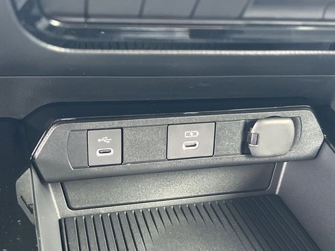 New 2026 Toyota Prius Plug-In Hybrid image 25