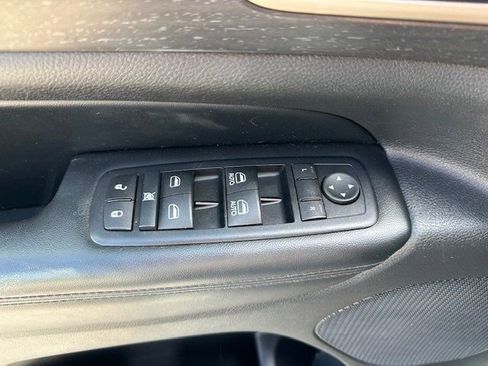 Used 2017 Jeep Grand Cherokee Laredo image 11