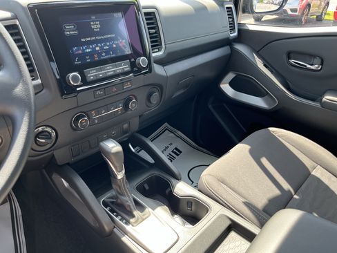 Used 2024 Nissan Frontier SV AWD/4WD image 27